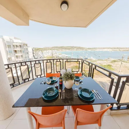 Apartment Seafront With Stunning Views Of Ghadira