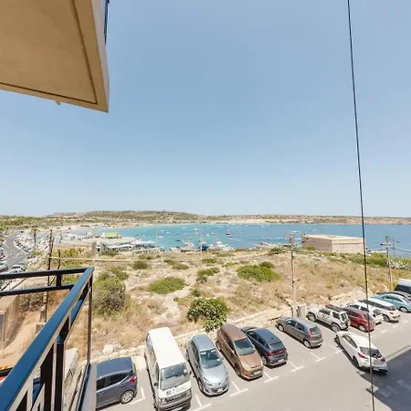 Apartment Seafront With Stunning Views Of Ghadira *