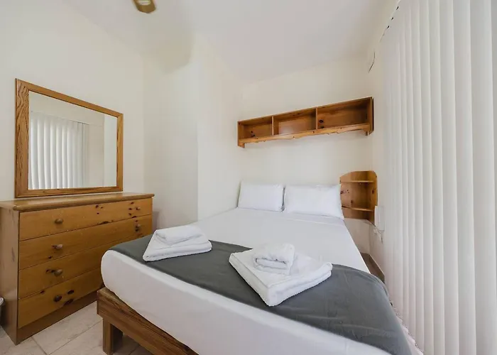 Seafront With Stunning Views Of Ghadira アパート Is-Sellum