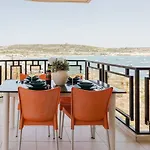 Seafront With Stunning Views Of Ghadira Appartamento