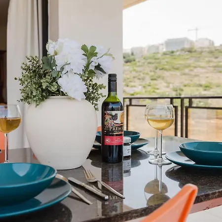 아파트 Seafront With Stunning Views Of Ghadira *