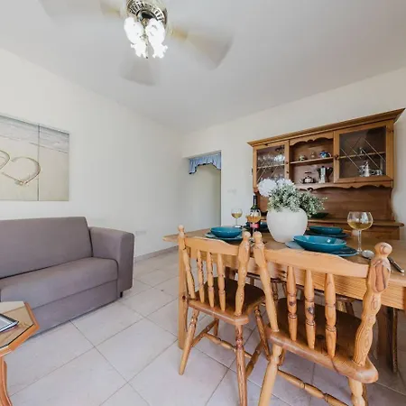 Seafront With Stunning Views Of Ghadira Apartman *