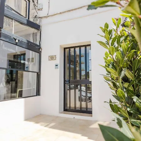 Seafront With Stunning Views Of Ghadira Appartamento Is-Sellum