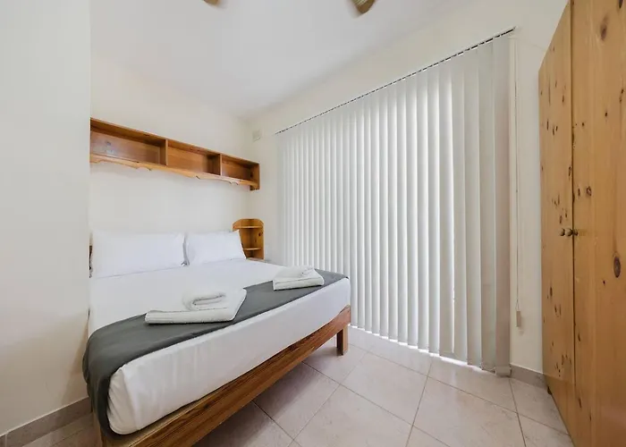 Seafront With Stunning Views Of Ghadira * Is-Sellum